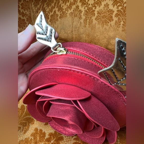 EUC Disney rose crossbody. Beautiful as a rose collab with Danielle Nicole - Picture 4 of 7